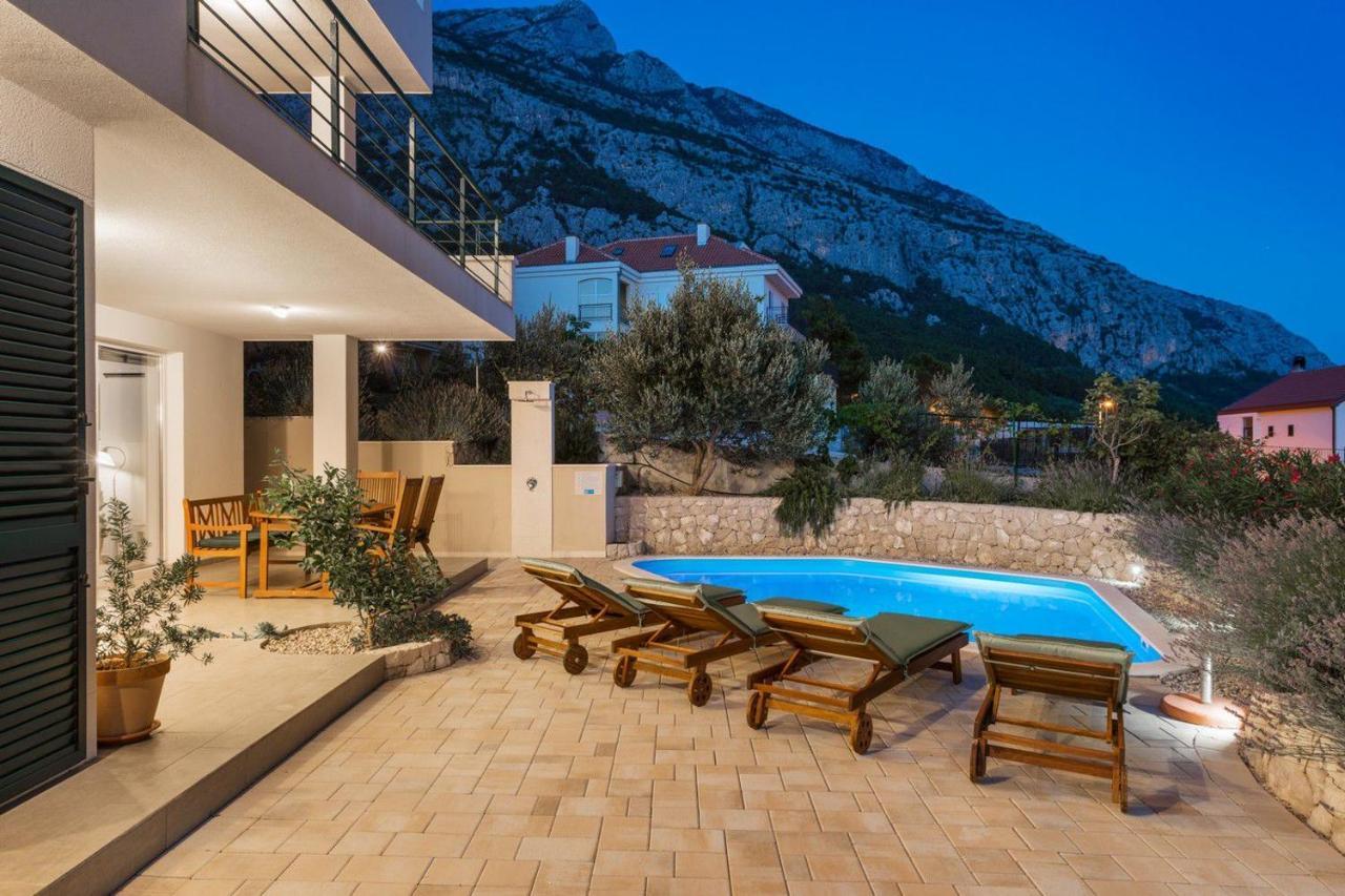 Lux Apartment Sandra Макарска Екстериор снимка