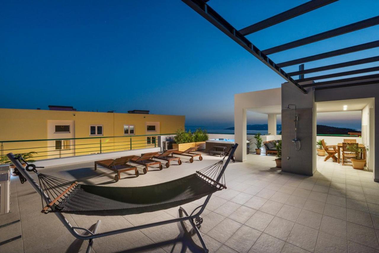 Lux Apartment Sandra Макарска Екстериор снимка
