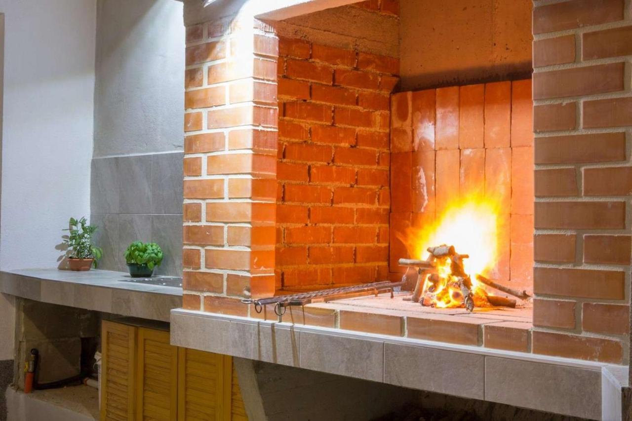 Lux Apartment Sandra Макарска Екстериор снимка